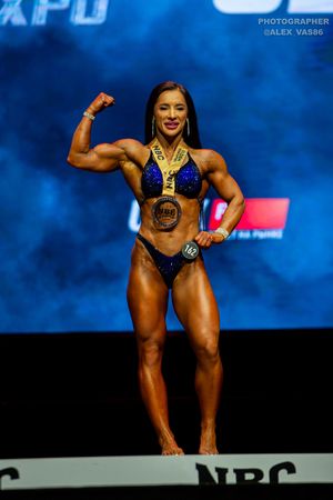 WOMEN'S PHYSIQUE